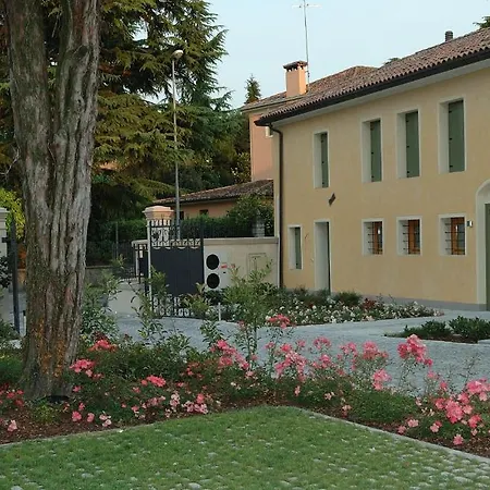Maternini