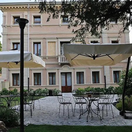 Hotel Maternini