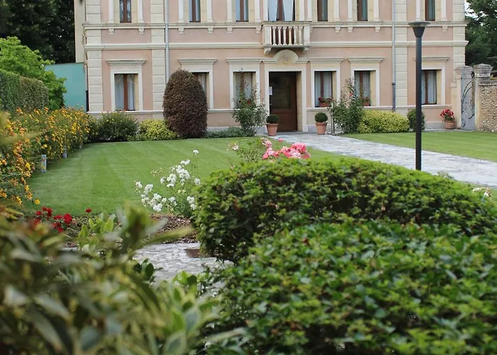 מלון Maternini 3*