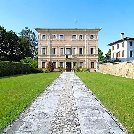 Maternini